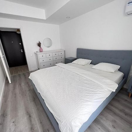 Cosmopolis Bliss: Your Home Away From Home Stefanestii de Jos 外观 照片