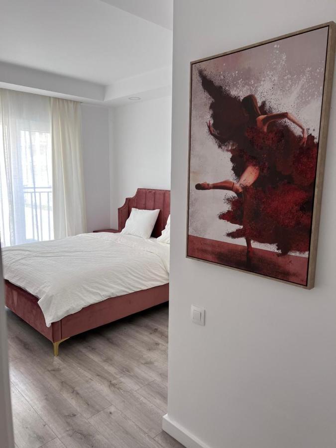 Cosmopolis Bliss: Your Home Away From Home Stefanestii de Jos 外观 照片