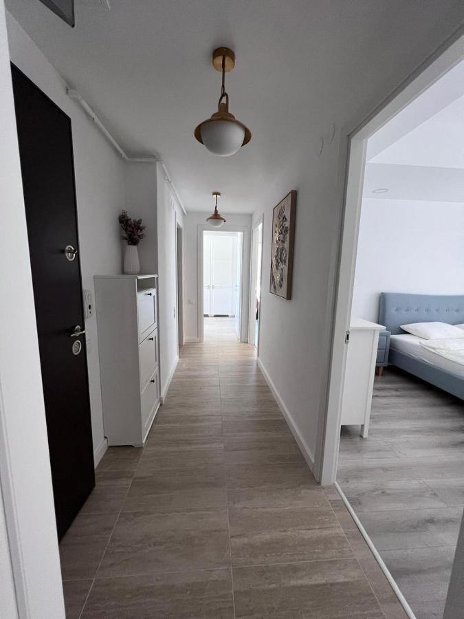 Cosmopolis Bliss: Your Home Away From Home Stefanestii de Jos 外观 照片