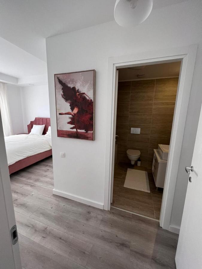 Cosmopolis Bliss: Your Home Away From Home Stefanestii de Jos 外观 照片